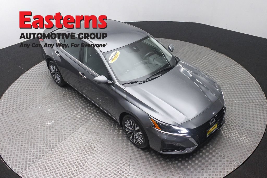 Used 2023 Nissan Altima 2.5 SV AWD/4WD image 3