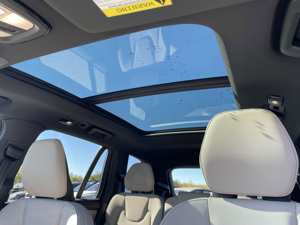 New 2026 Volvo XC90 B6 Core image 10