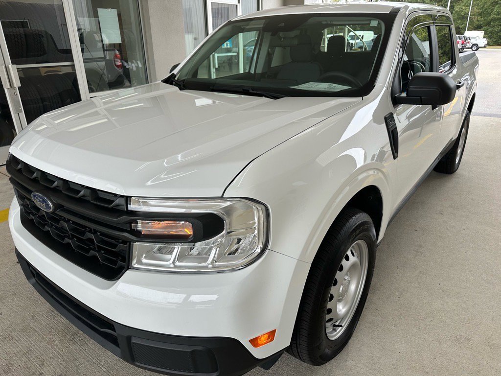 Used 2024 Ford Maverick XL image 3