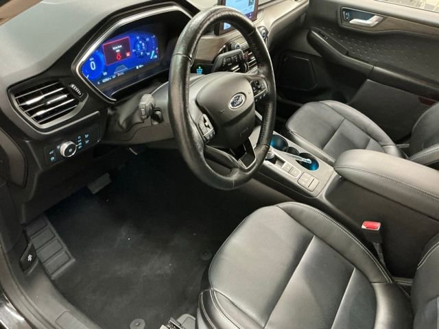 Used 2020 Ford Escape Titanium image 14