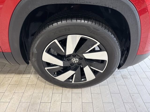 Certified 2024 Volkswagen Atlas Cross Sport SE image 30