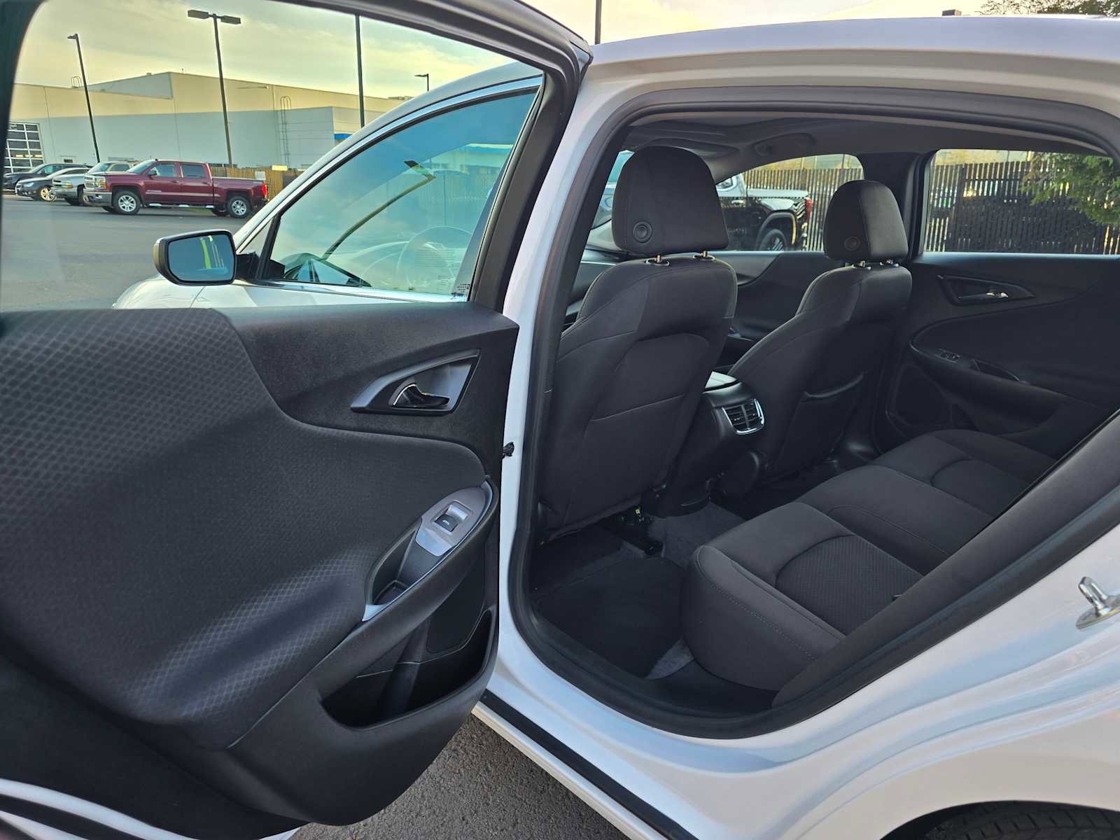 Used 2024 Chevrolet Malibu LT image 29