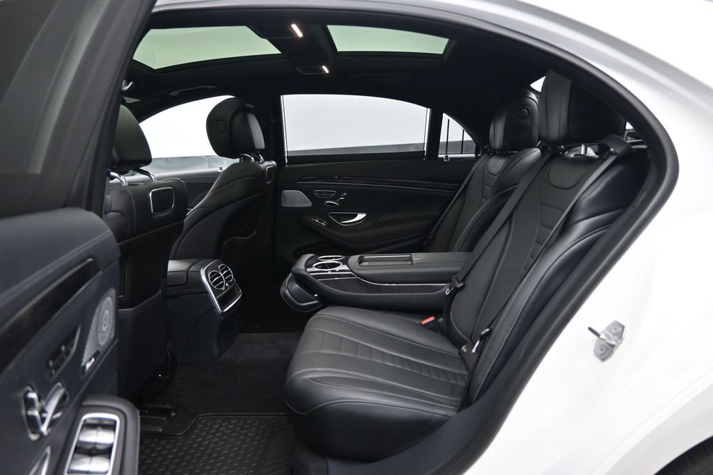 Used 2019 Mercedes-Benz S 560 4MATIC Sedan image 25