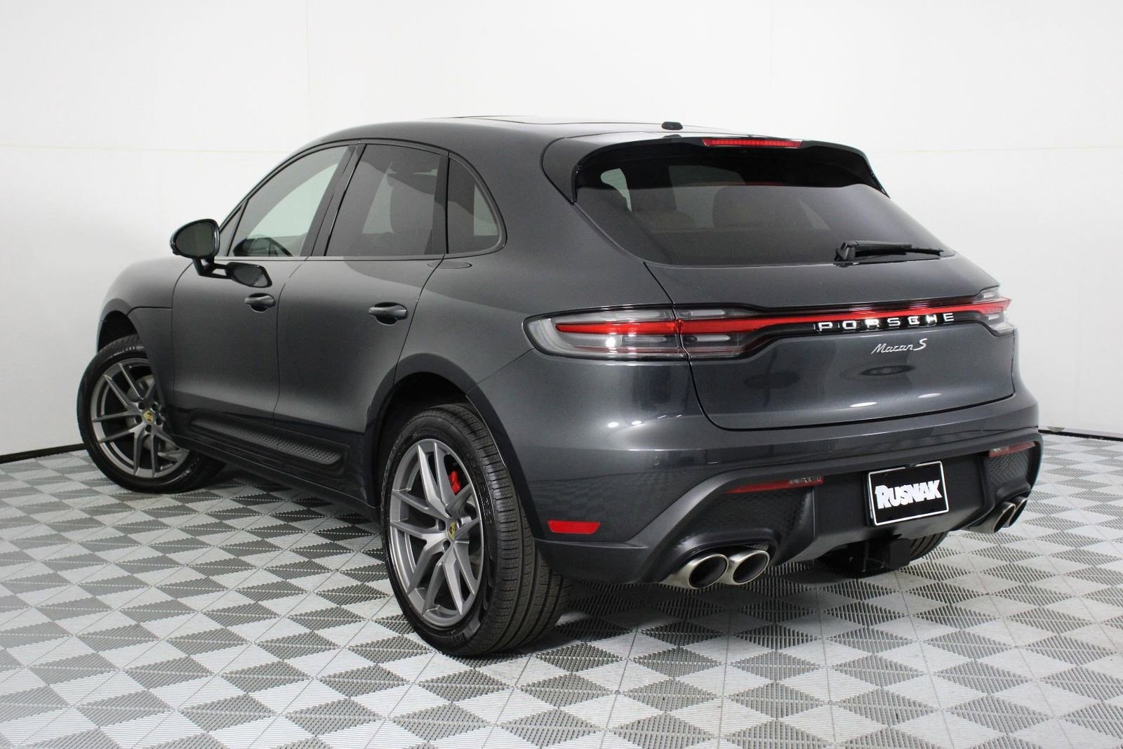 Certified 2025 Porsche Macan S image 3