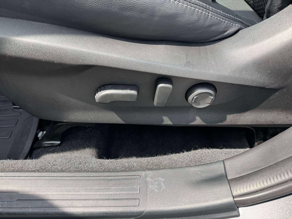 Used 2021 Subaru Forester Premium AWD/4WD image 17