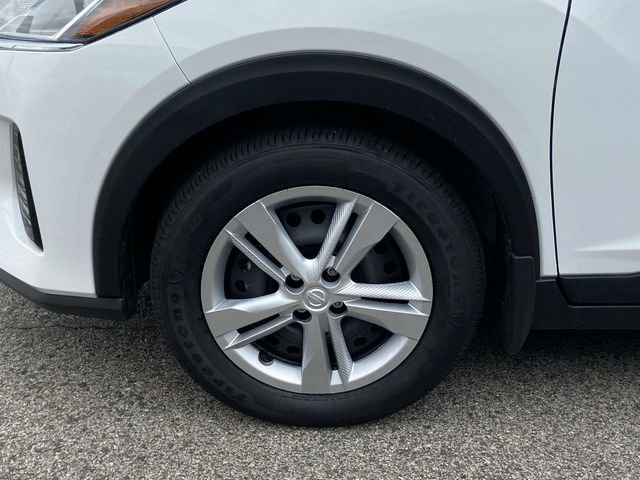 New 2025 Nissan Kicks Play S image 7