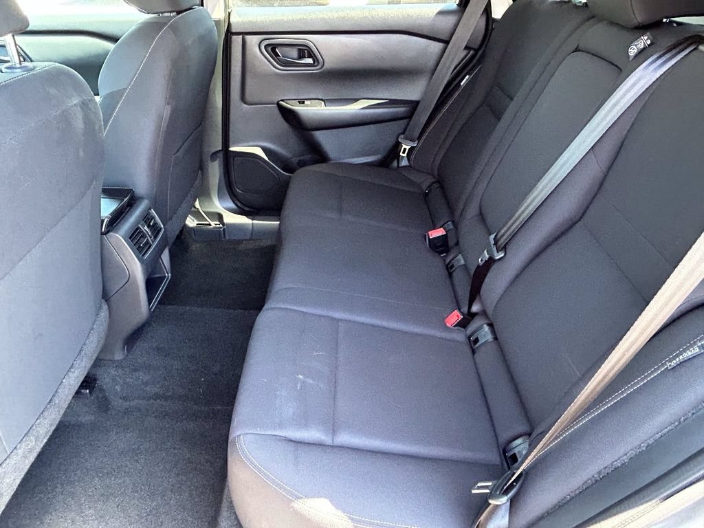 Used 2024 Nissan Rogue S FWD image 15