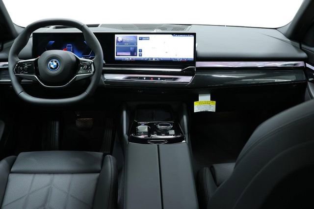 Used 2025 BMW i5 xDrive40 w/ Premium Package image 26