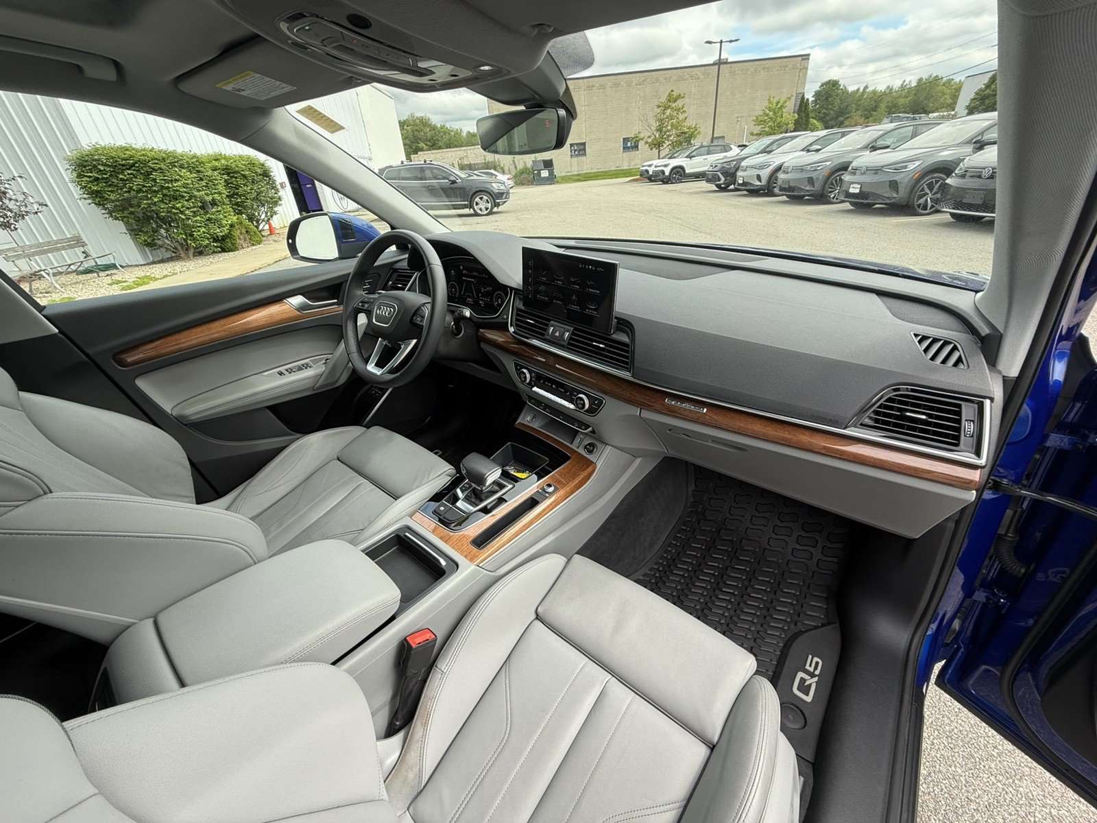 Used 2022 Audi Q5 e Premium Plus w/ Premium Plus Package image 23