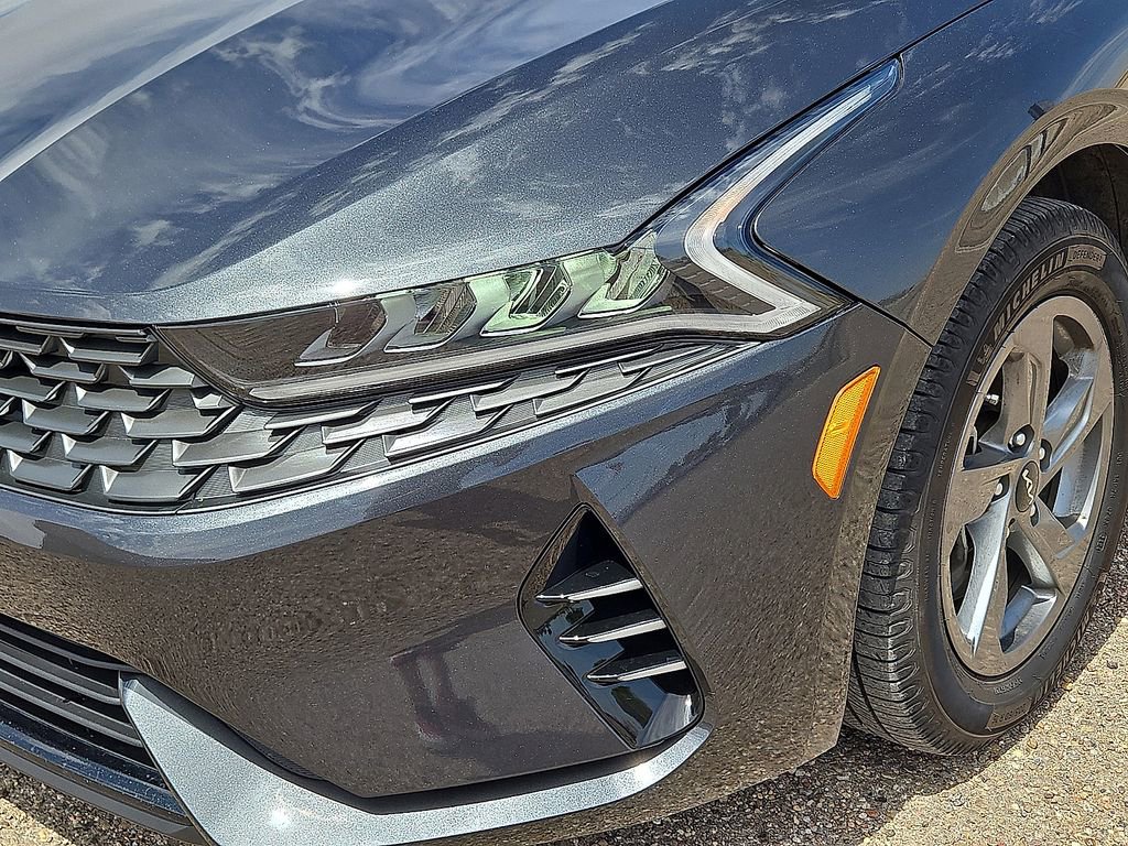 Used 2022 Kia K5 LXS FWD image 9