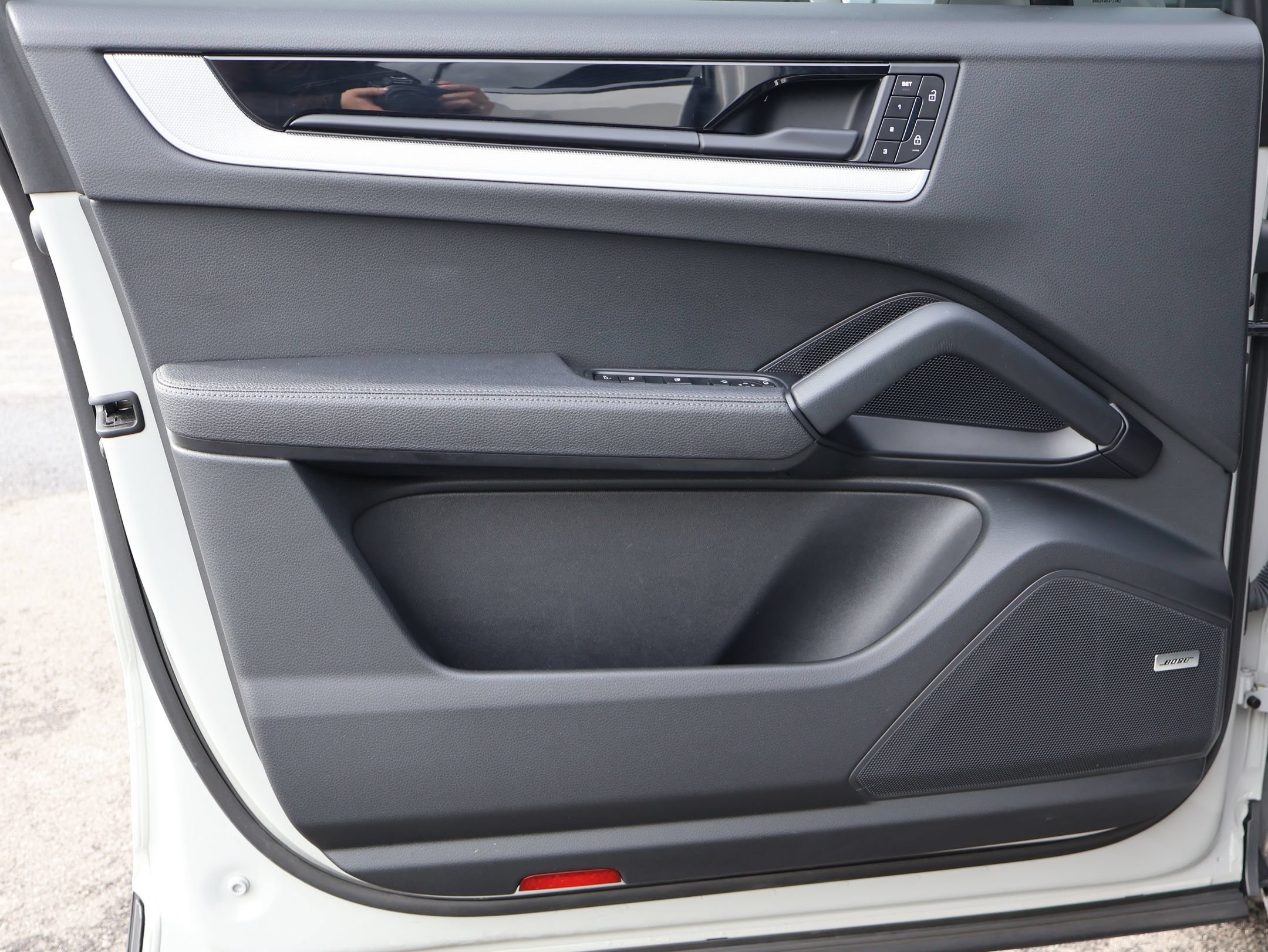 Certified 2025 Porsche Cayenne Coupe AWD/4WD image 14