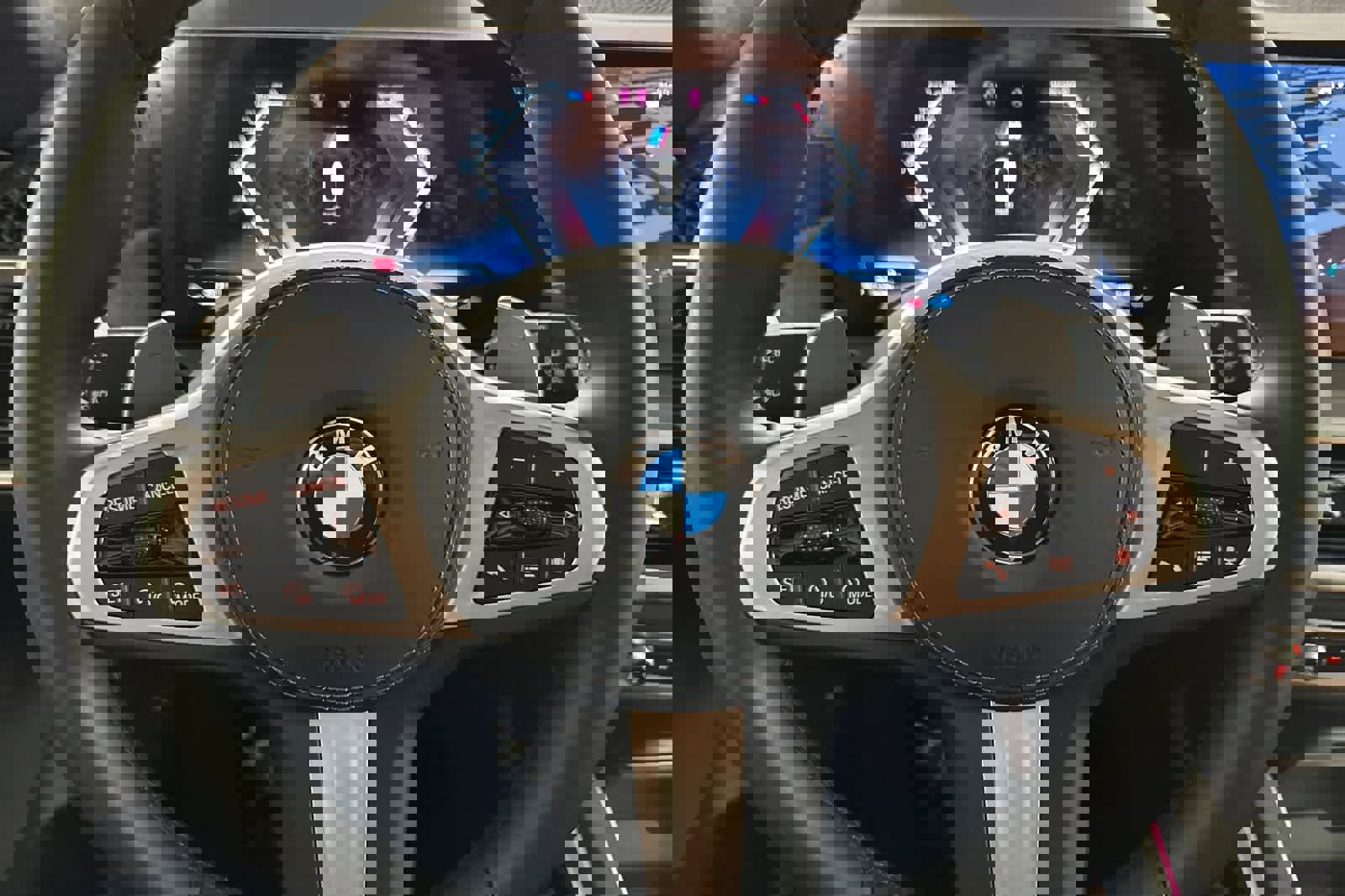 Used 2026 BMW X7 xDrive40i w/ Executive Package image 24