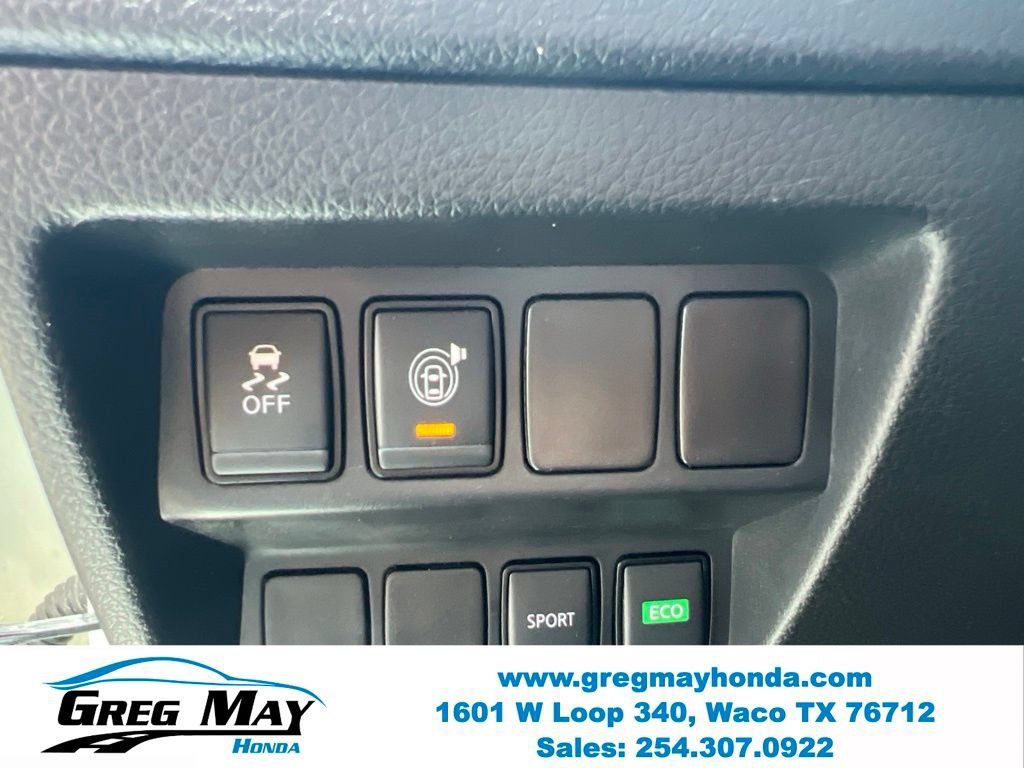 Used 2017 Nissan Rogue SV w/ SV Family Package FWD image 25