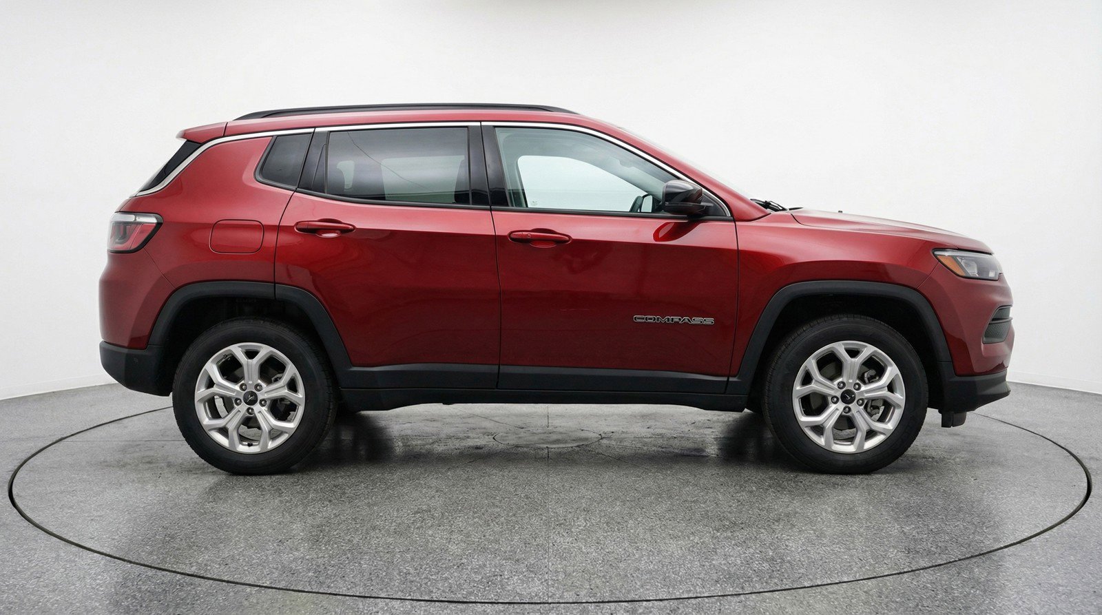 Used 2025 Jeep Compass Latitude AWD/4WD image 11