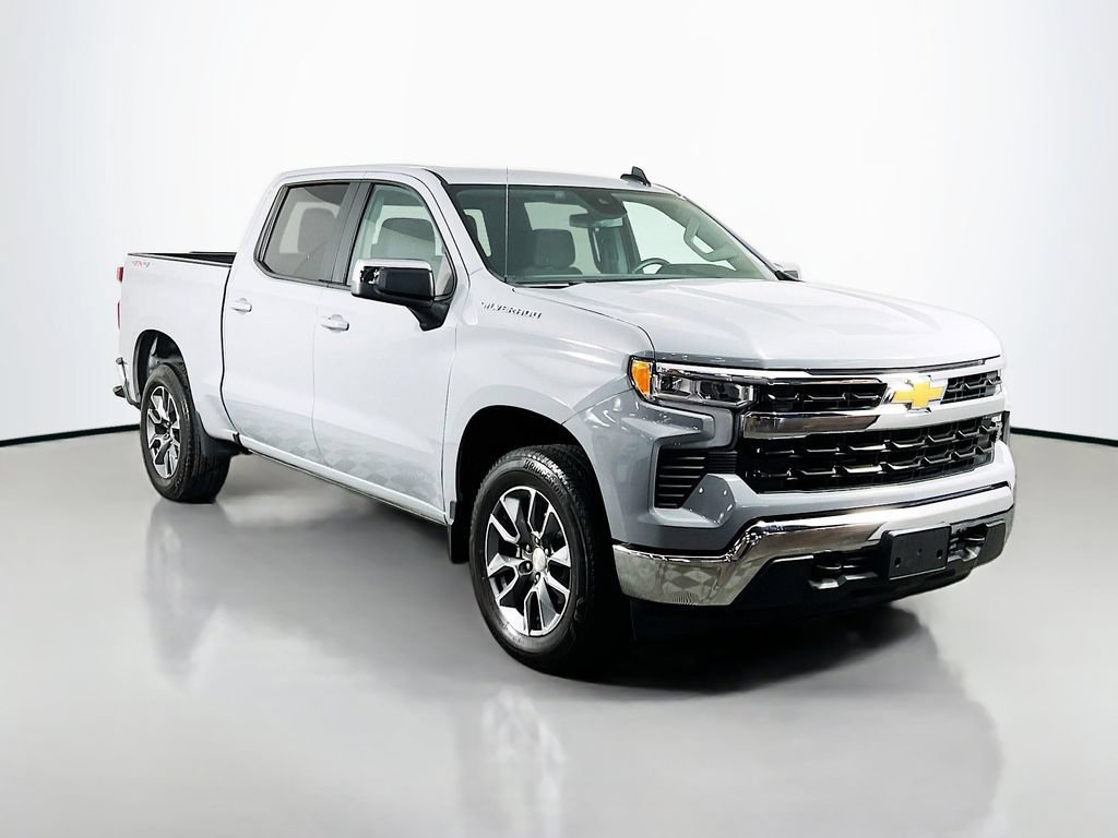 Used 2024 Chevrolet Silverado 1500 LT AWD/4WD image 3