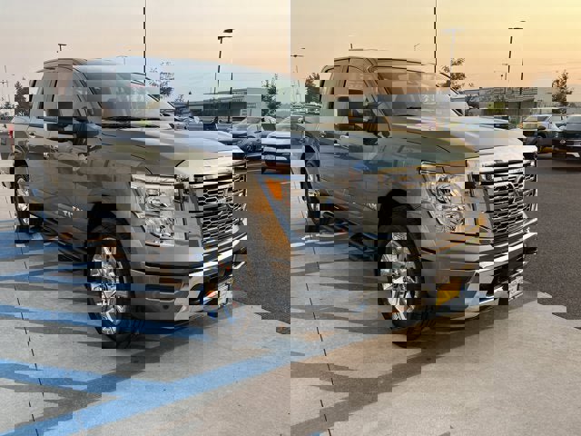 Certified 2024 Nissan Titan SV w/ SV Convenience Package image 3