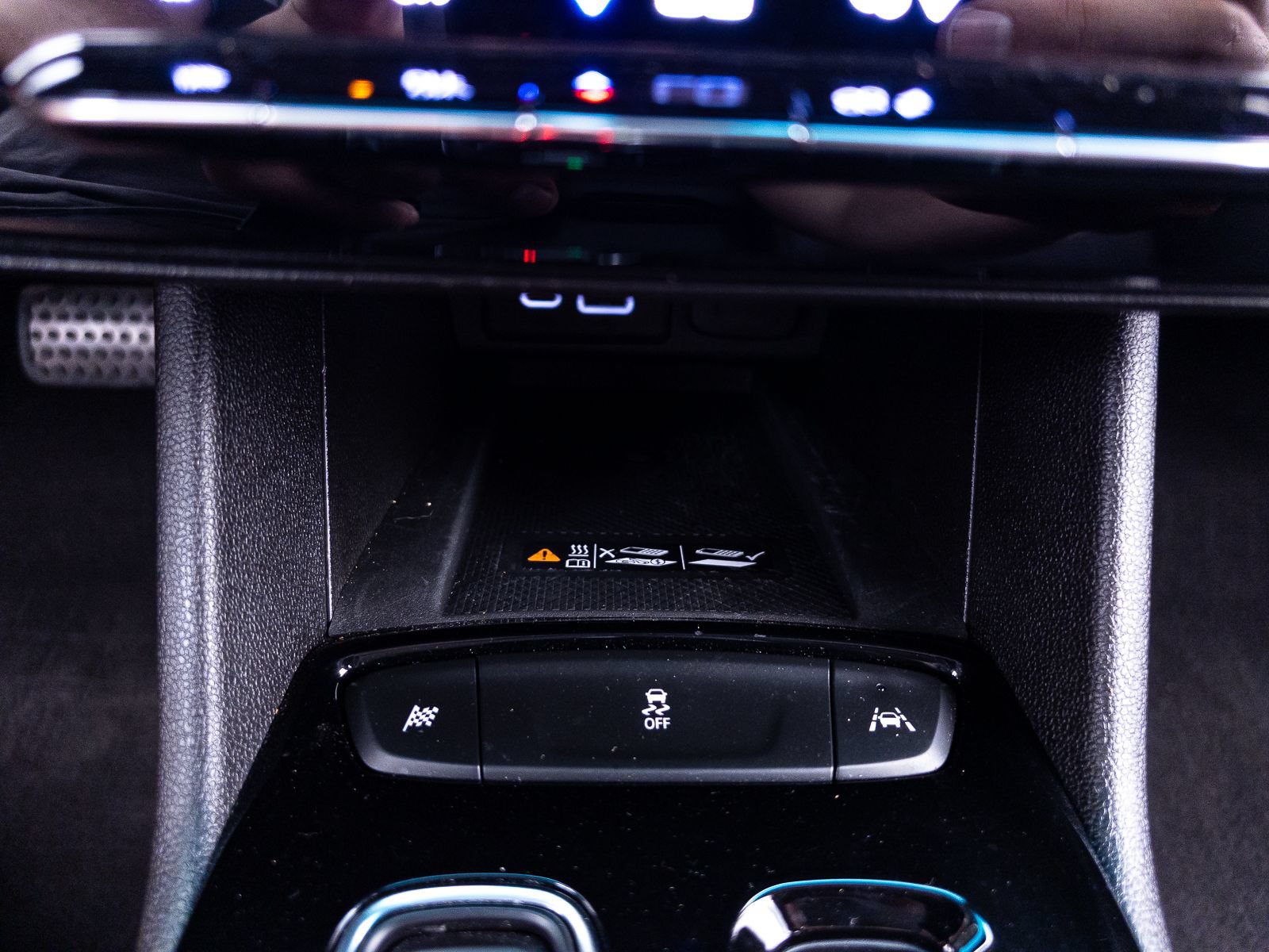Used 2023 Chevrolet Bolt LT w/ Infotainment Package FWD image 31