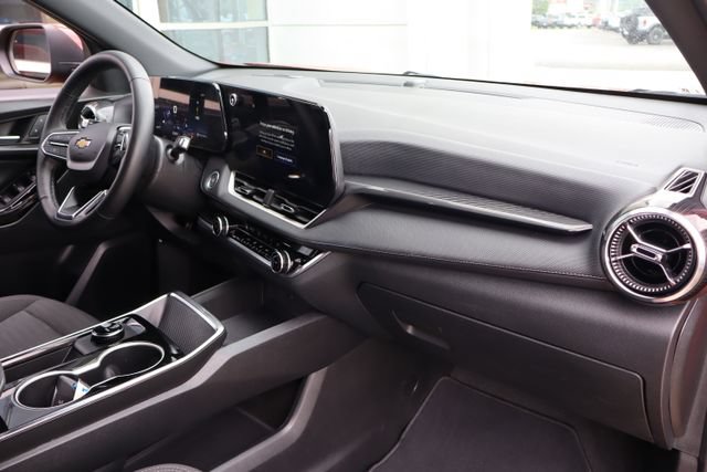 Used 2026 Chevrolet Equinox LT AWD/4WD image 35