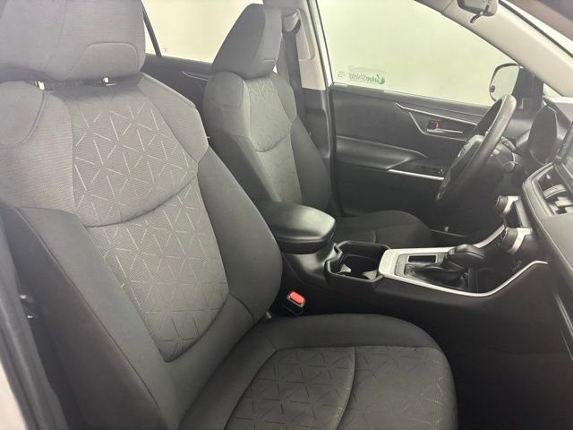 Used 2021 Toyota RAV4 XLE image 18
