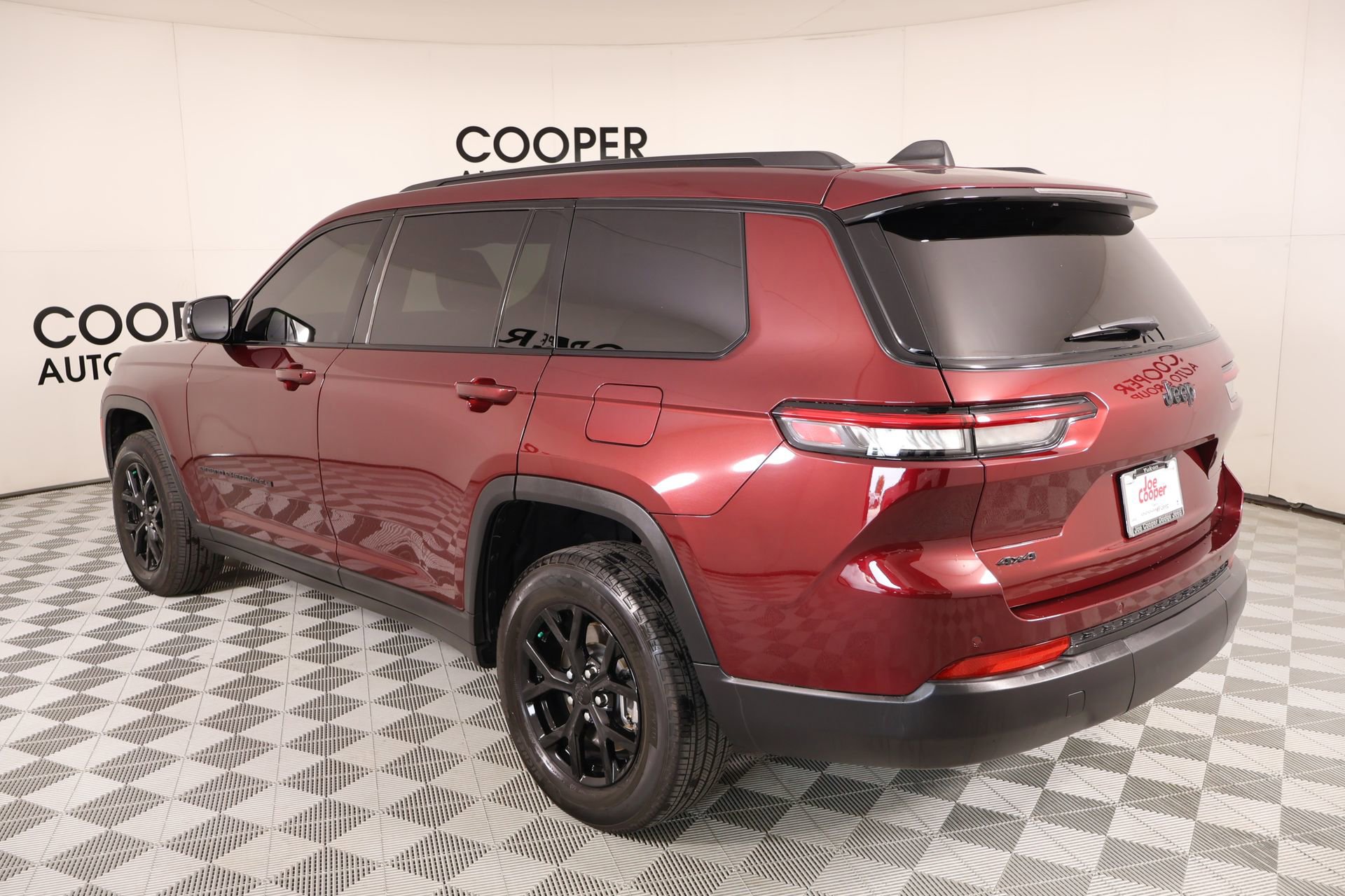 Used 2024 Jeep Grand Cherokee L Altitude AWD/4WD image 24