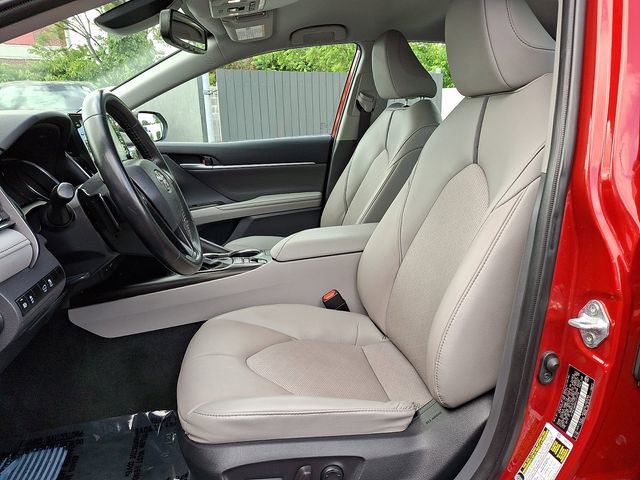 Used 2023 Toyota Camry XSE FWD image 14