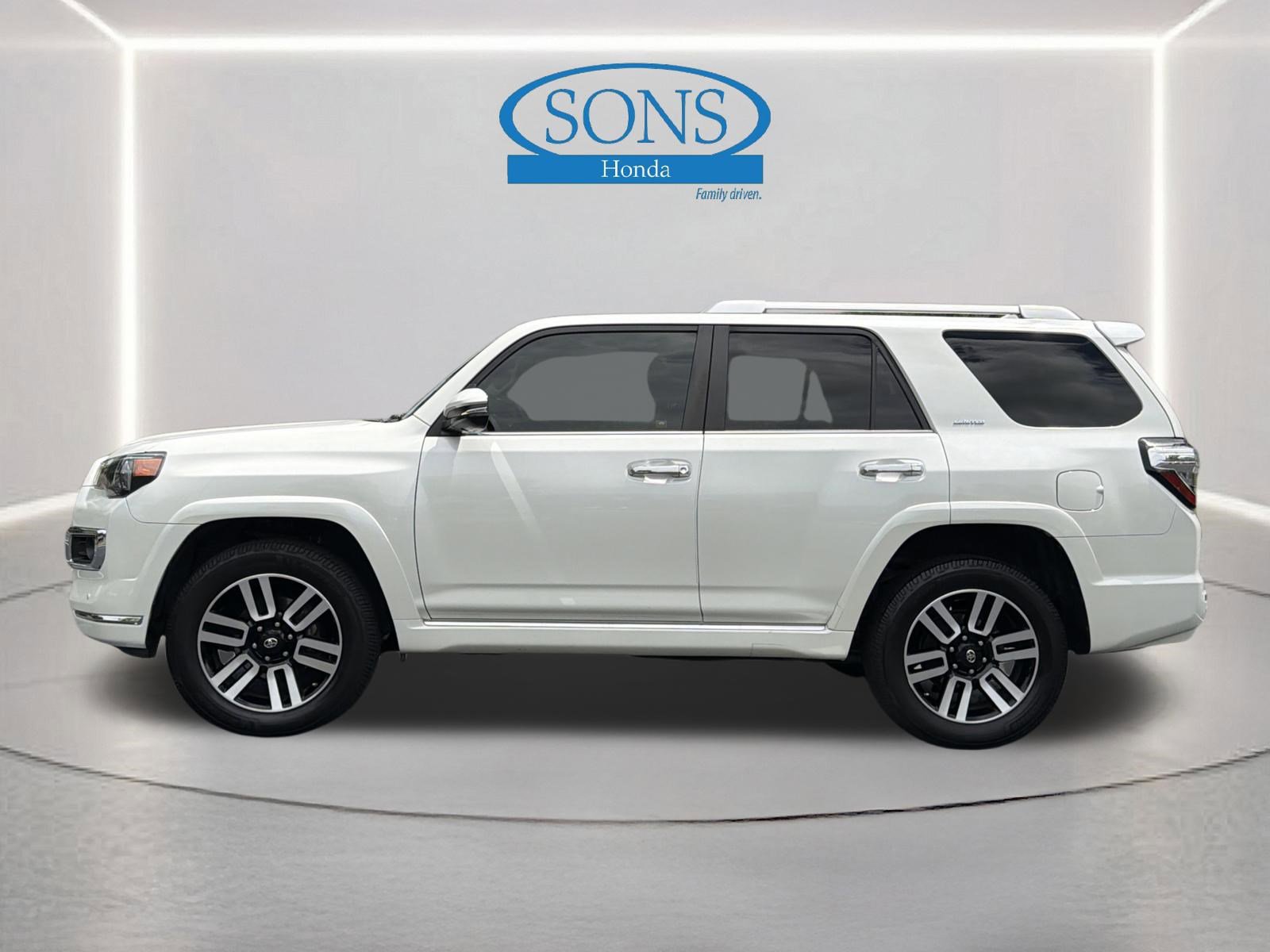 Used 2020 Toyota 4Runner Limited AWD/4WD image 25