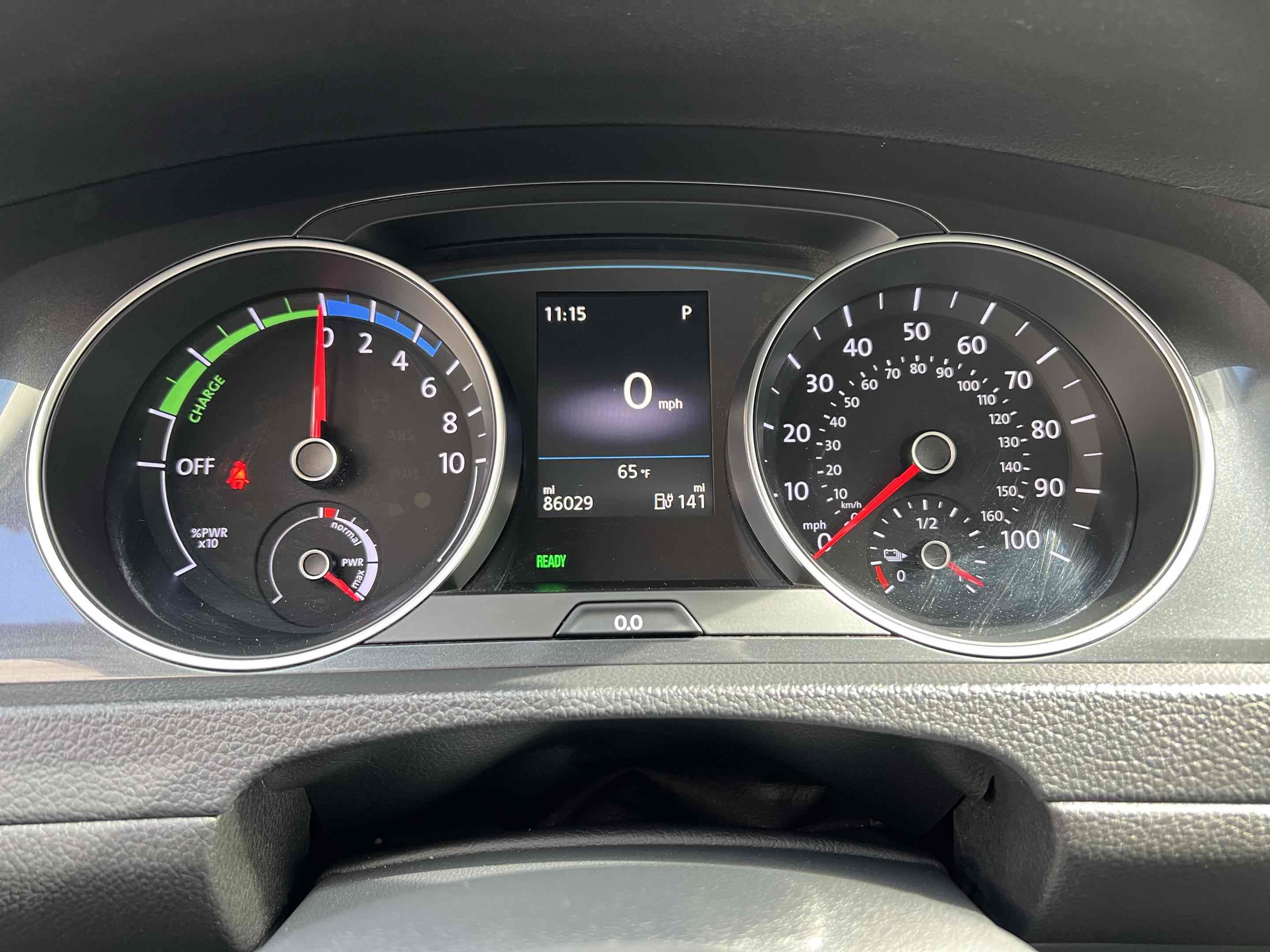 Used 2019 Volkswagen e-Golf SE w/ Driver Assistance Package image 28