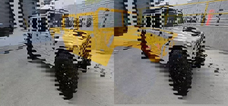 Used 2002 HUMMER H1 Open Top image 6