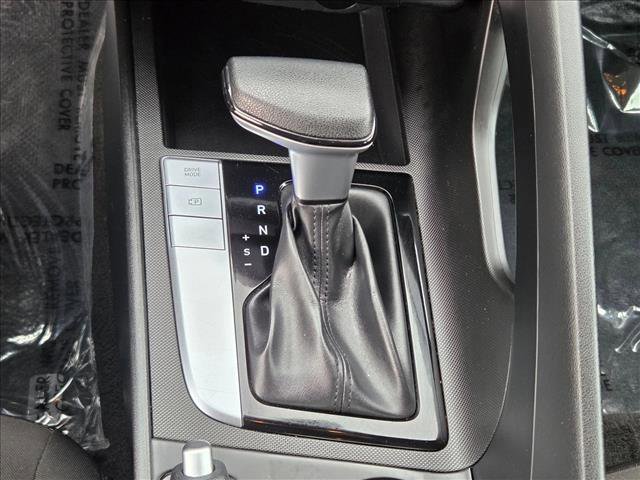 Used 2024 Hyundai Elantra SEL image 14