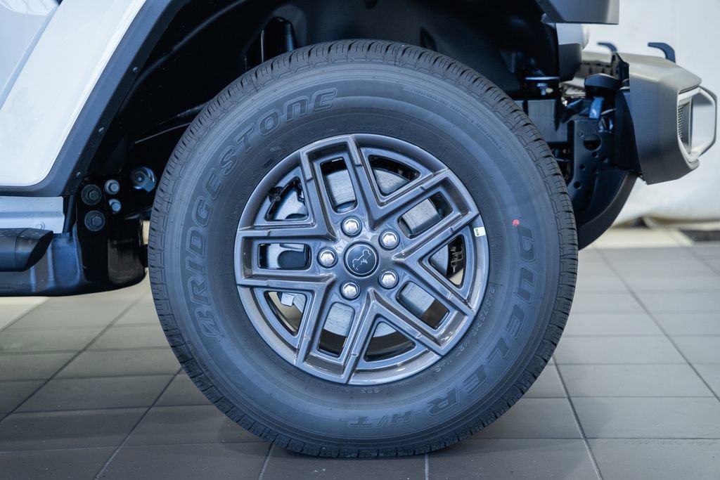 New 2026 Jeep Gladiator Sport AWD/4WD image 18