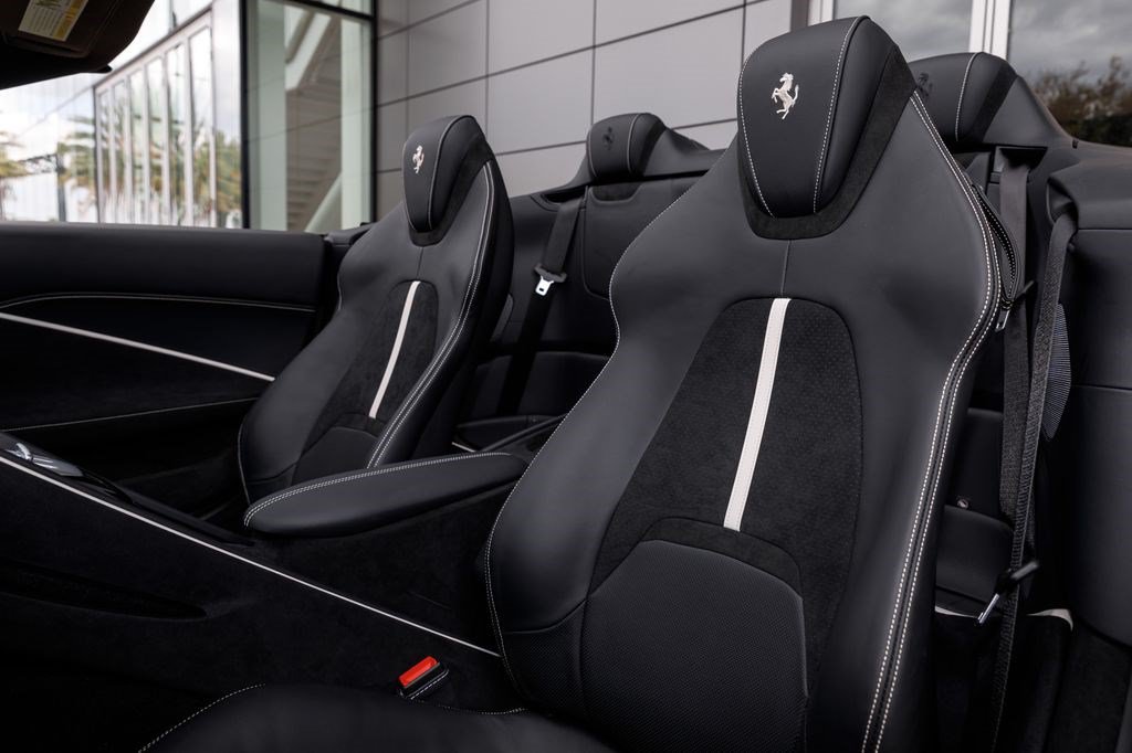 Used 2026 Ferrari Roma Spider RWD image 23