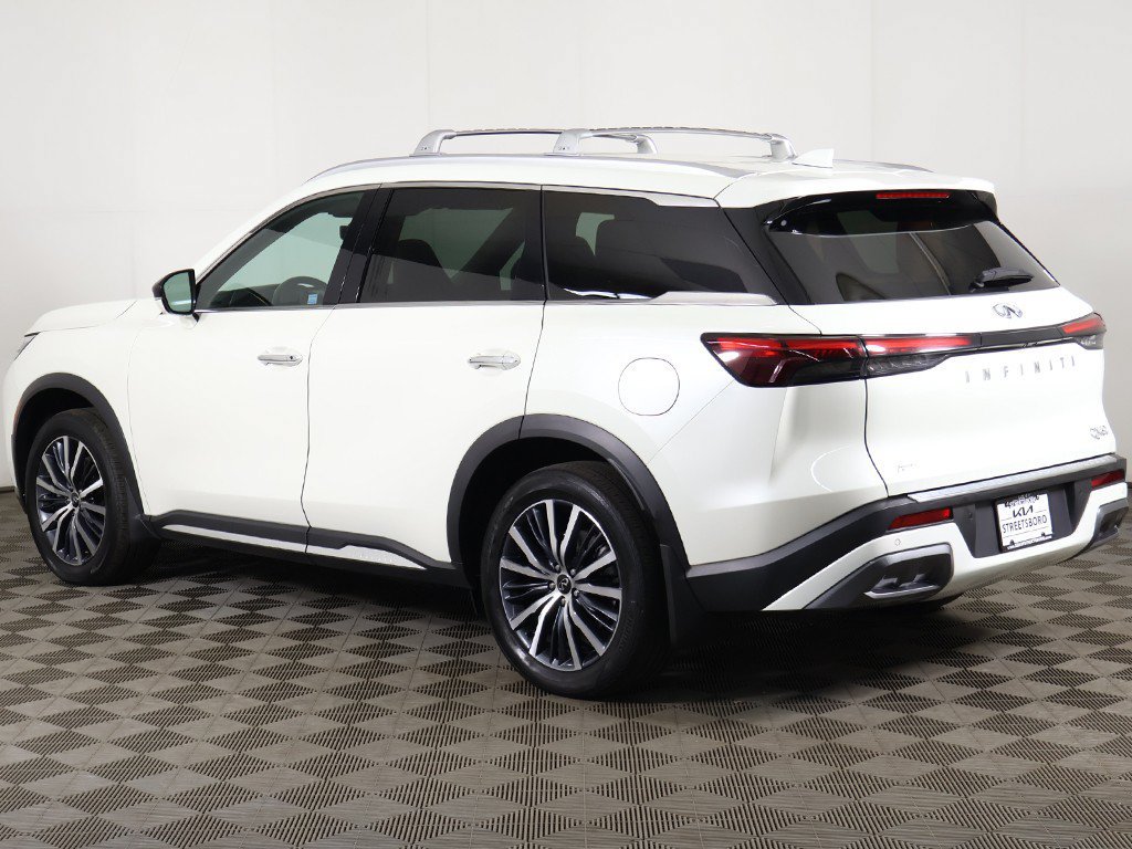 Used 2023 INFINITI QX60 Sensory w/ Vision Package AWD/4WD image 16