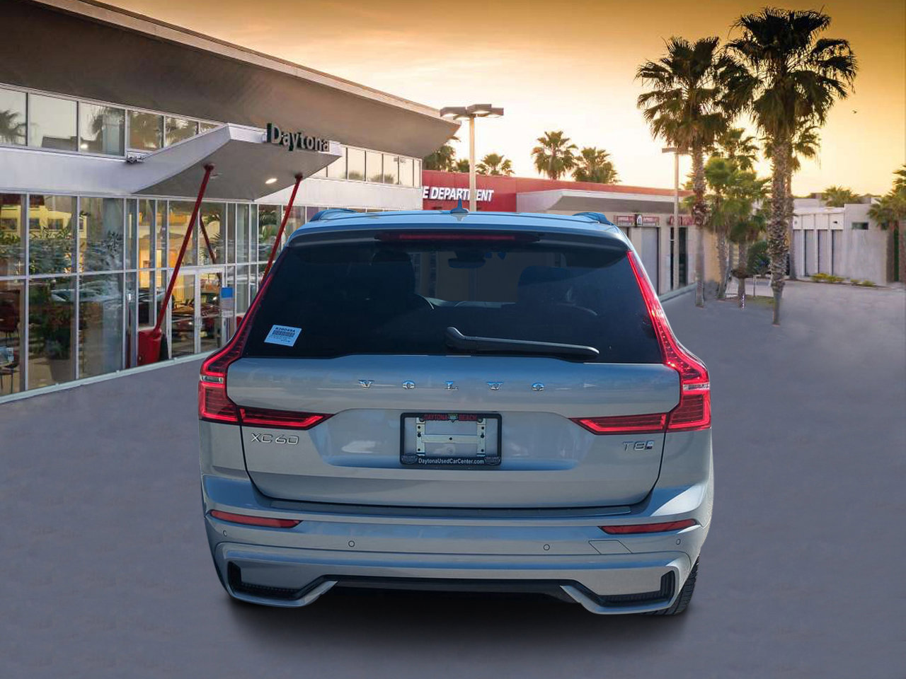 Used 2025 Volvo XC60 T8 Core w/ Protection Package Premier image 4