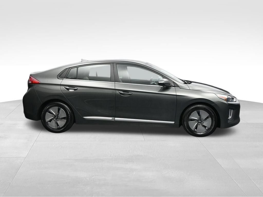 Used 2022 Hyundai Ioniq SE FWD image 6