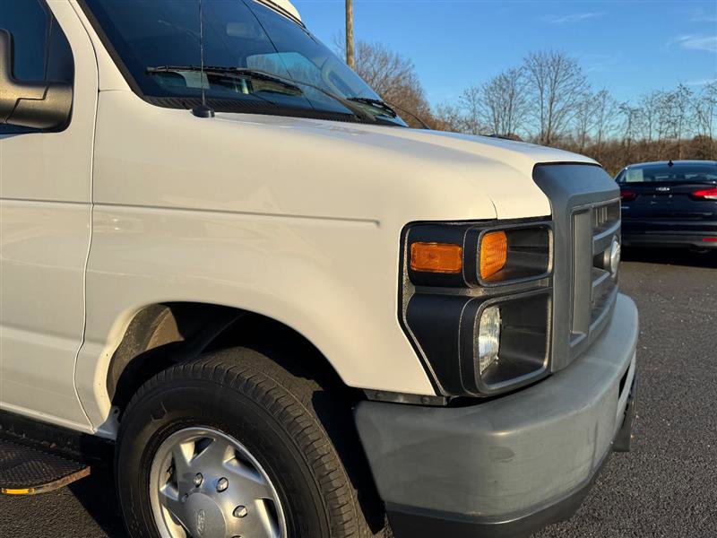 Used 2014 Ford E-250 and Econoline 250 Extended w/ Power Group image 19