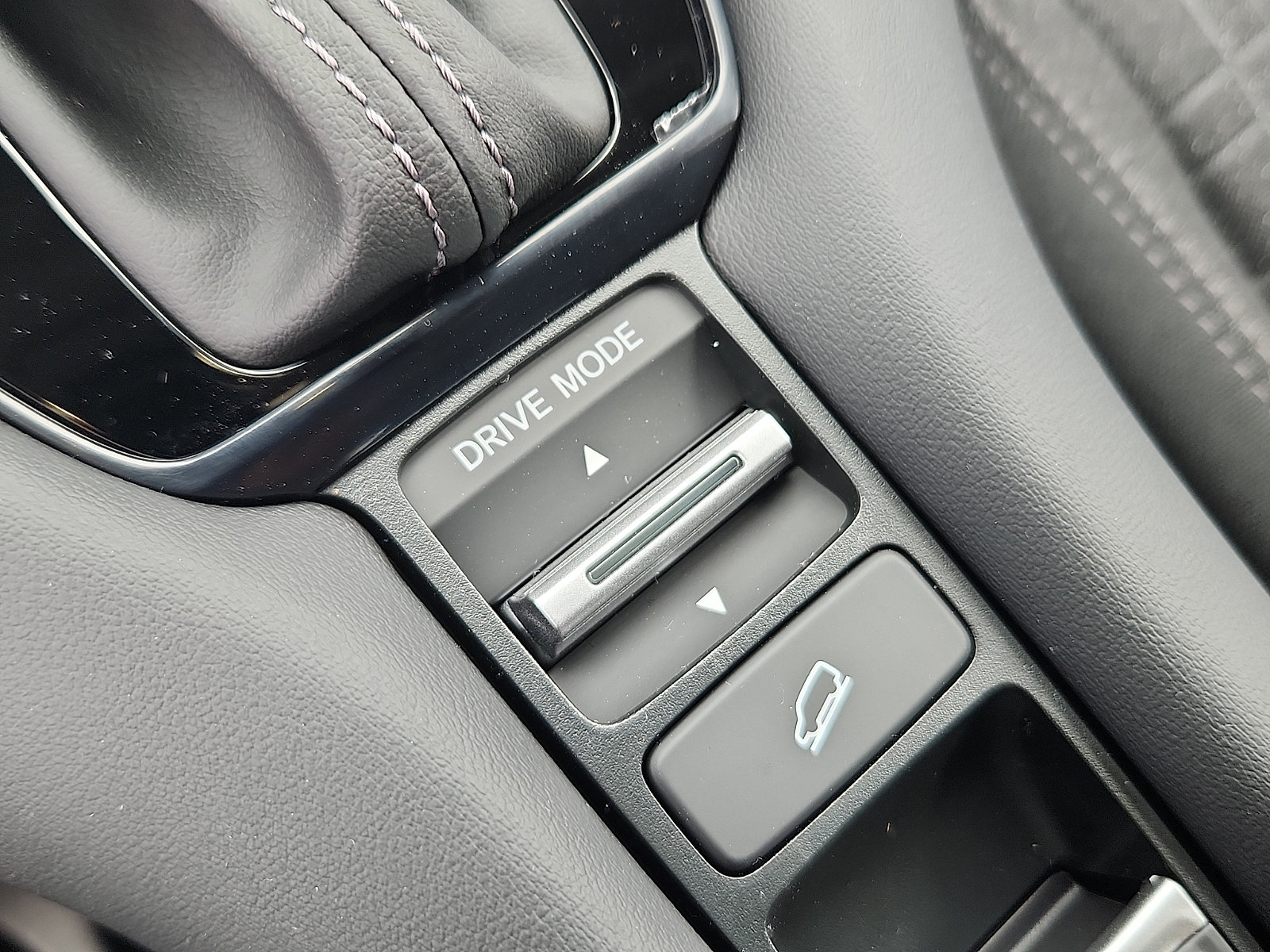 New 2027 Honda HR-V LX image 14