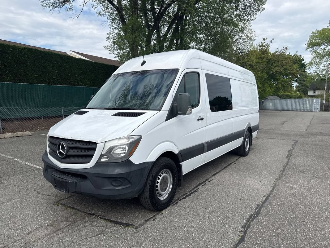 Used 2018 Mercedes-Benz Sprinter 2500 image 1
