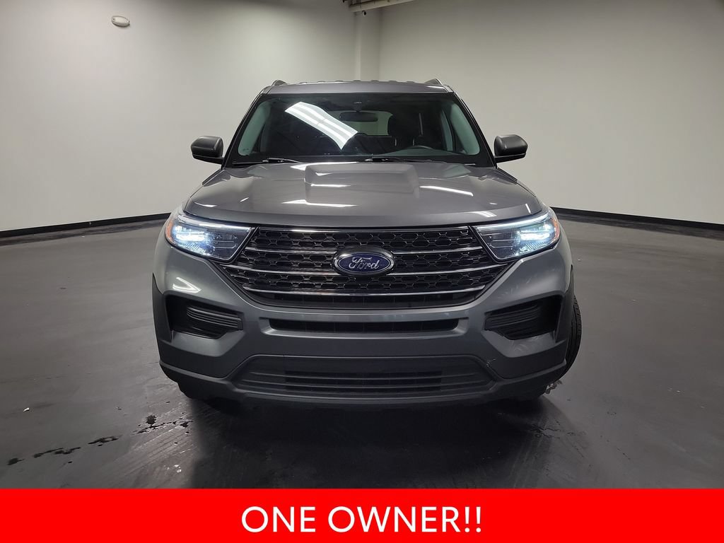Used 2024 Ford Explorer XLT AWD/4WD image 3