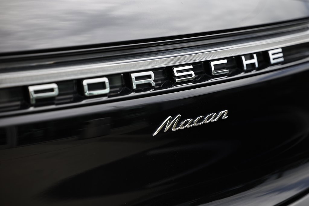 Certified 2024 Porsche Macan image 15