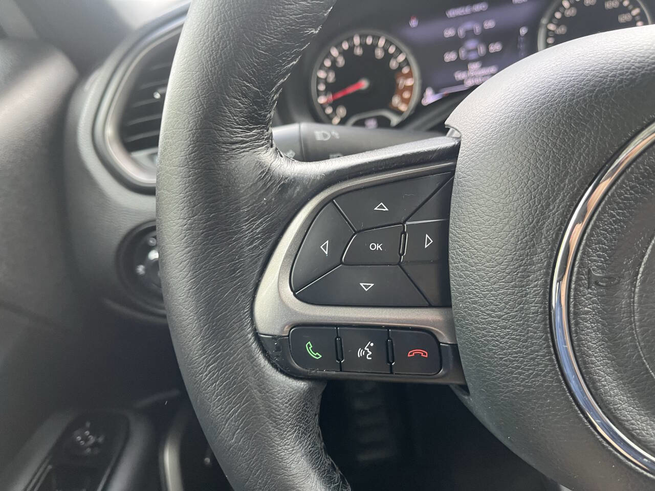 Used 2020 Jeep Renegade Altitude image 9