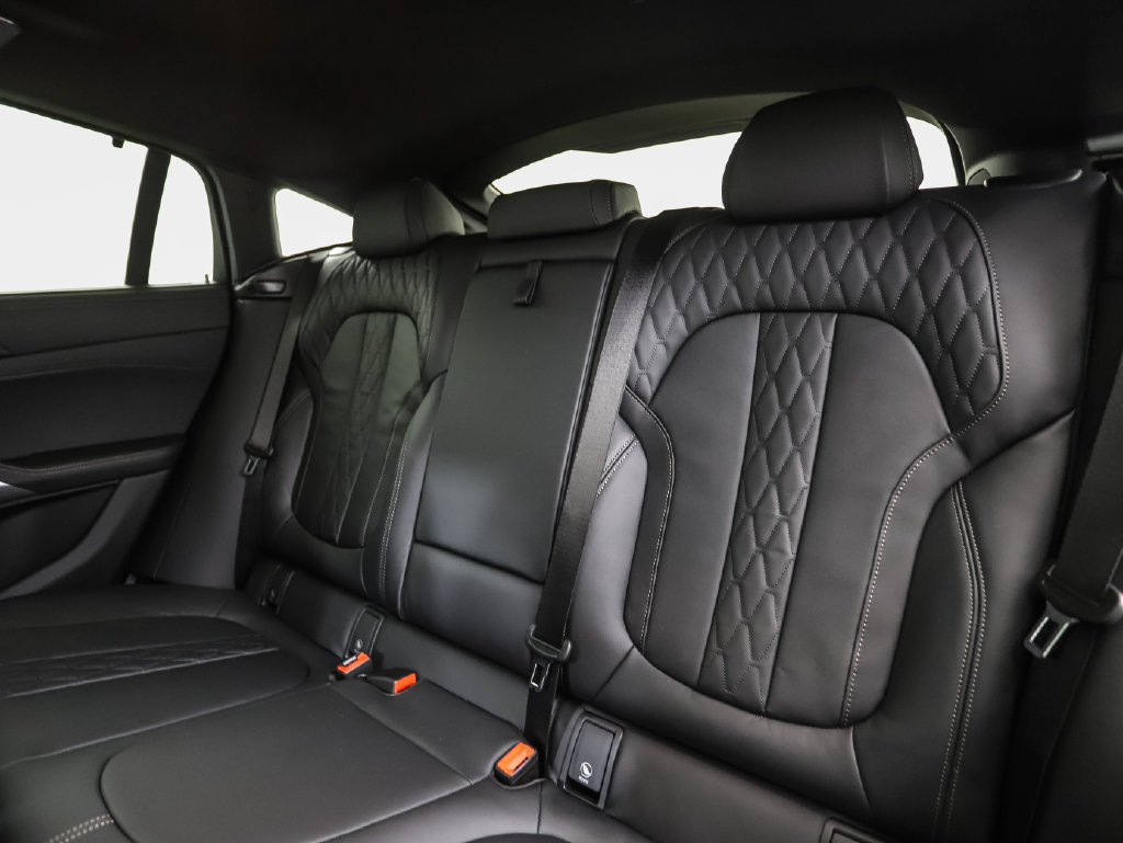 New 2027 BMW X6 M60i AWD/4WD image 23