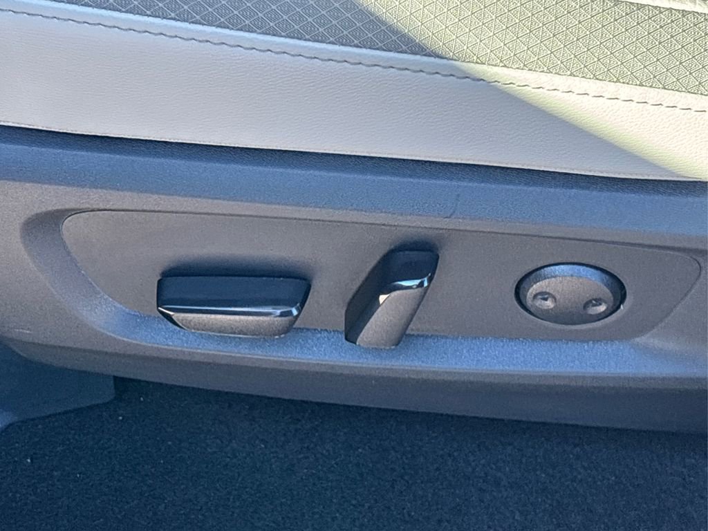 New 2025 Nissan Pathfinder SL image 39