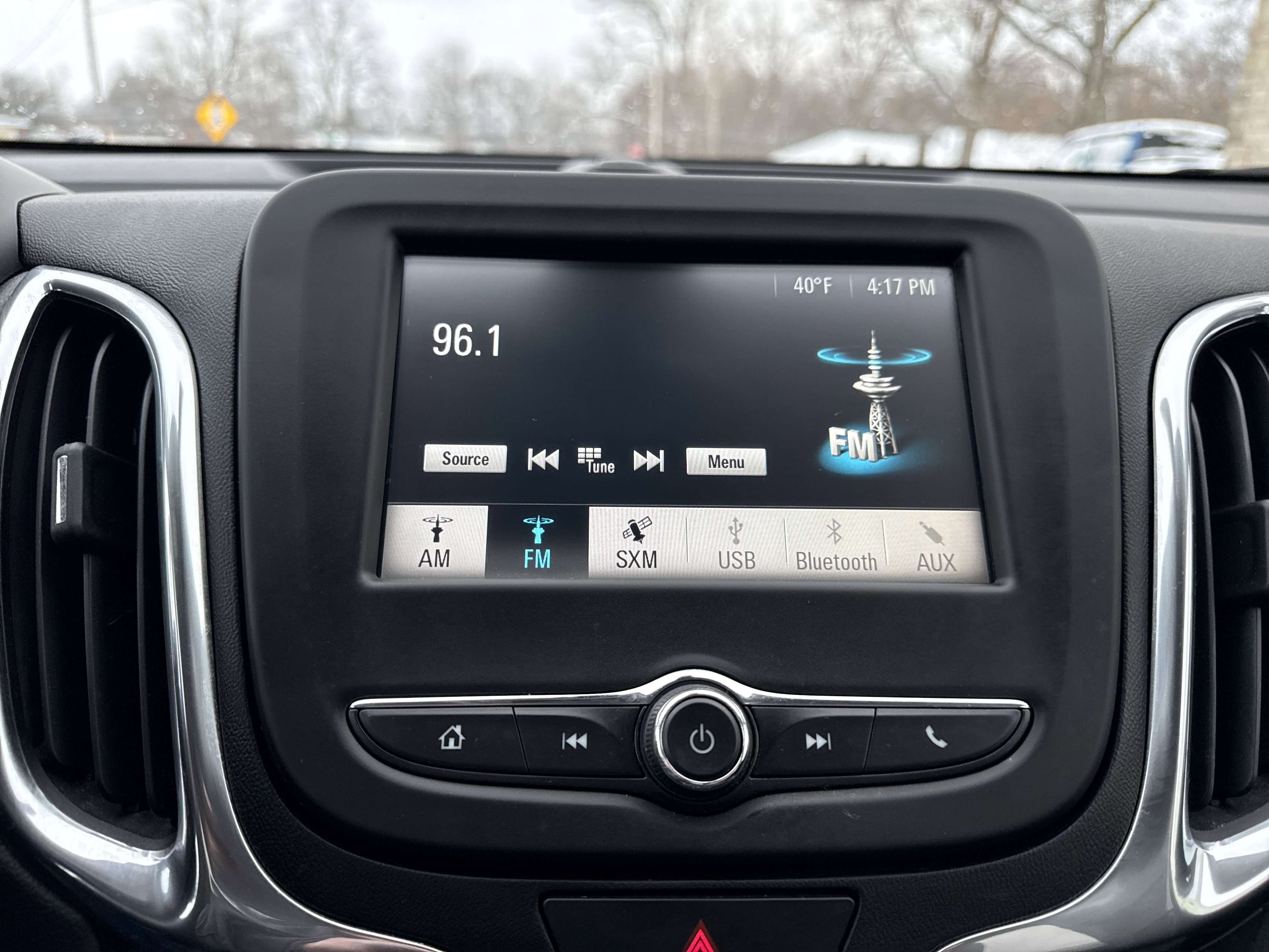 Used 2018 Chevrolet Equinox LT image 20