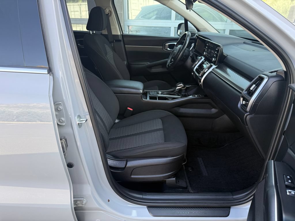 Used 2022 Kia Sorento LX AWD/4WD image 45