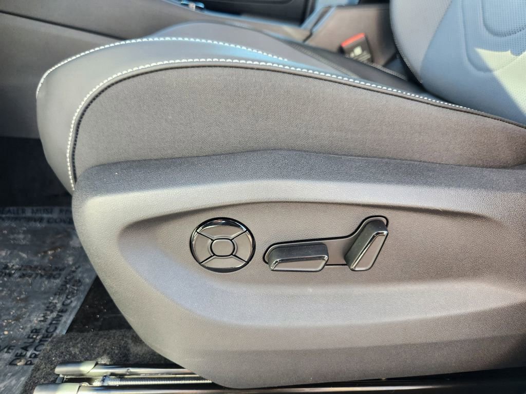 New 2026 Volkswagen Tiguan SE image 15