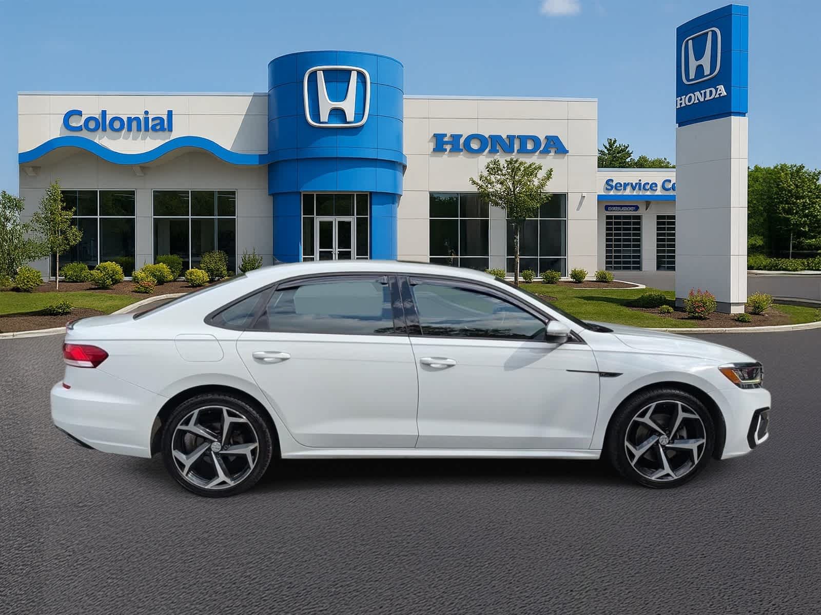Used 2021 Volkswagen Passat 2.0T R-Line w/ Luggage Net & Mats Package FWD image 7