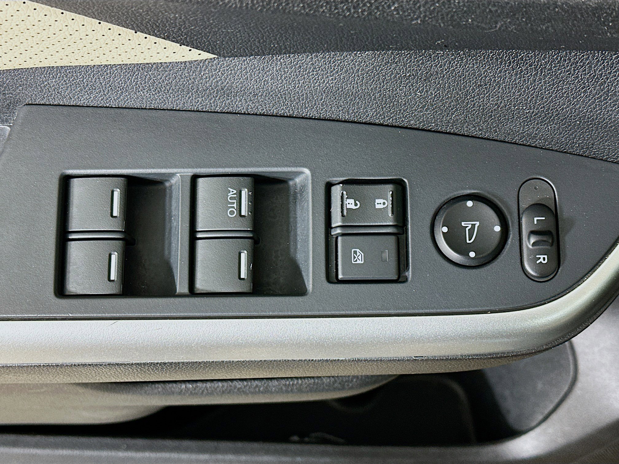 Used 2016 Honda CR-V EX-L image 15