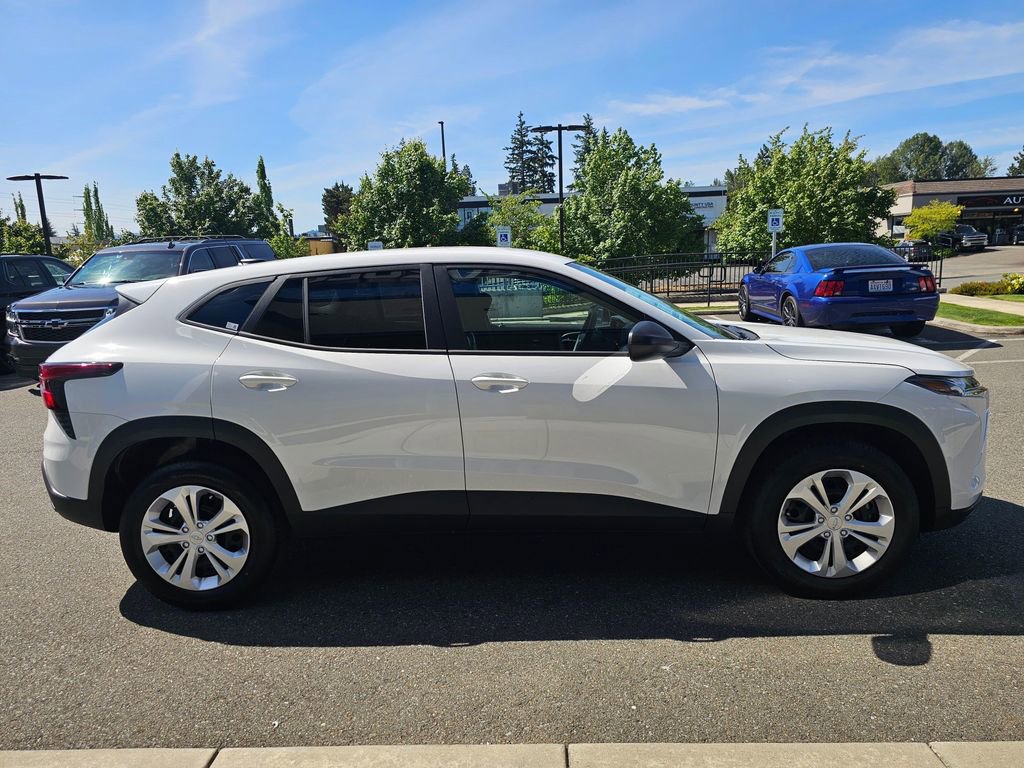 New 2026 Chevrolet Trax LS w/ Driver Confidence Package FWD image 6