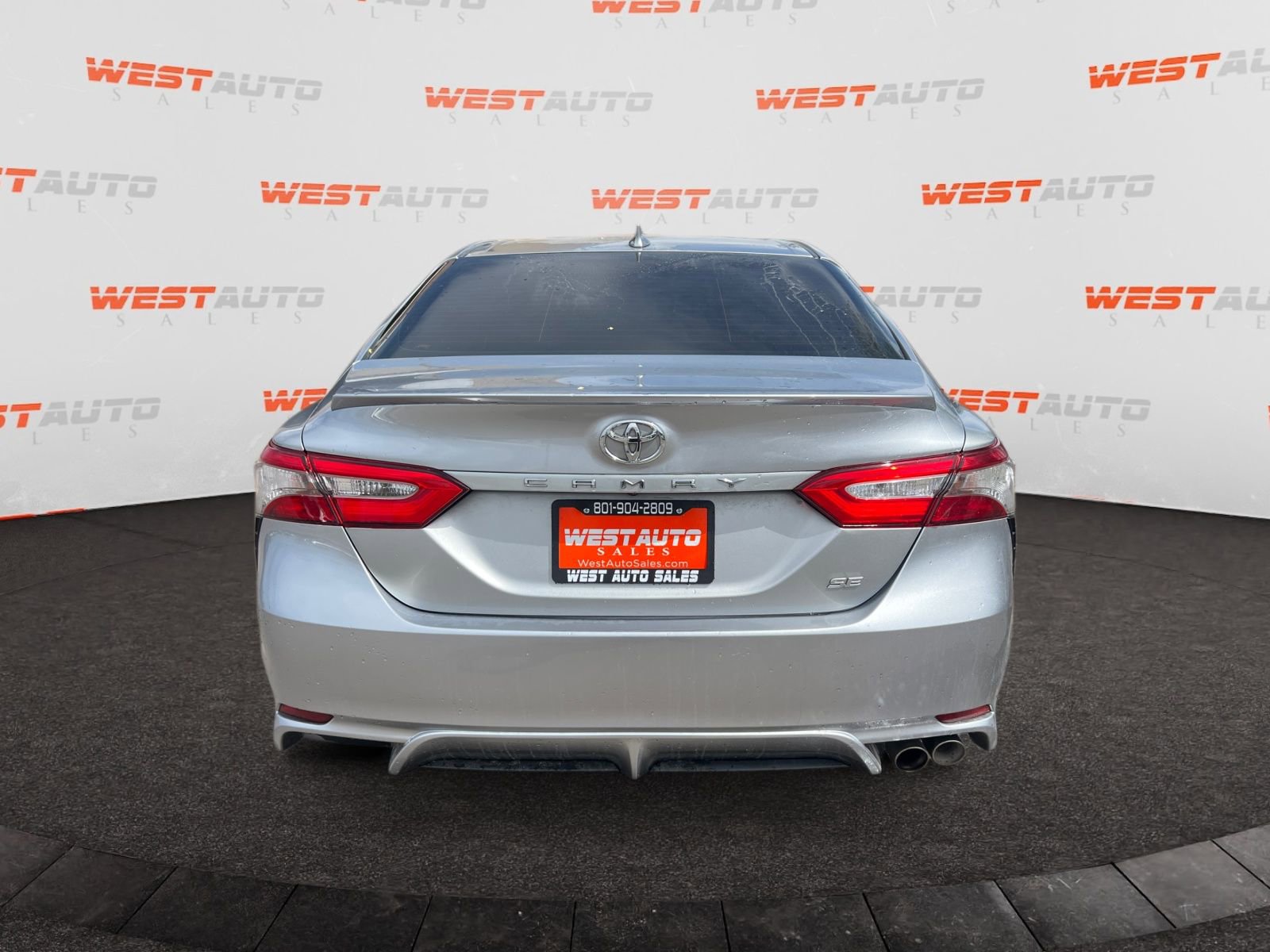 Used 2019 Toyota Camry SE FWD image 4