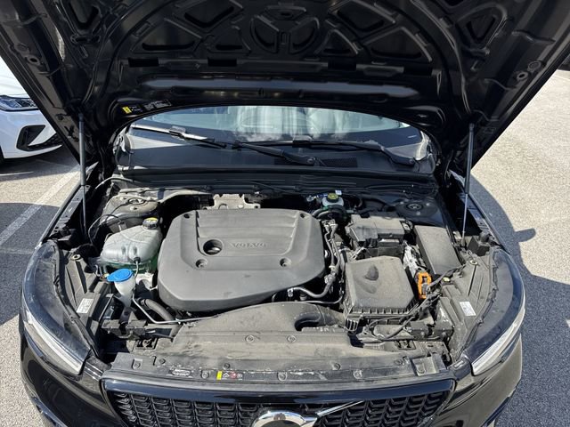 Used 2023 Volvo XC40 B5 Plus w/ Driver Assist Package AWD/4WD image 29
